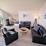 Holiday home Lille Traehus *