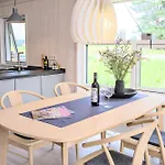 Holiday home Lille Traehus Dreschvitz