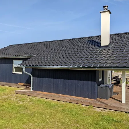 Holiday home Lille Traehus Dreschvitz